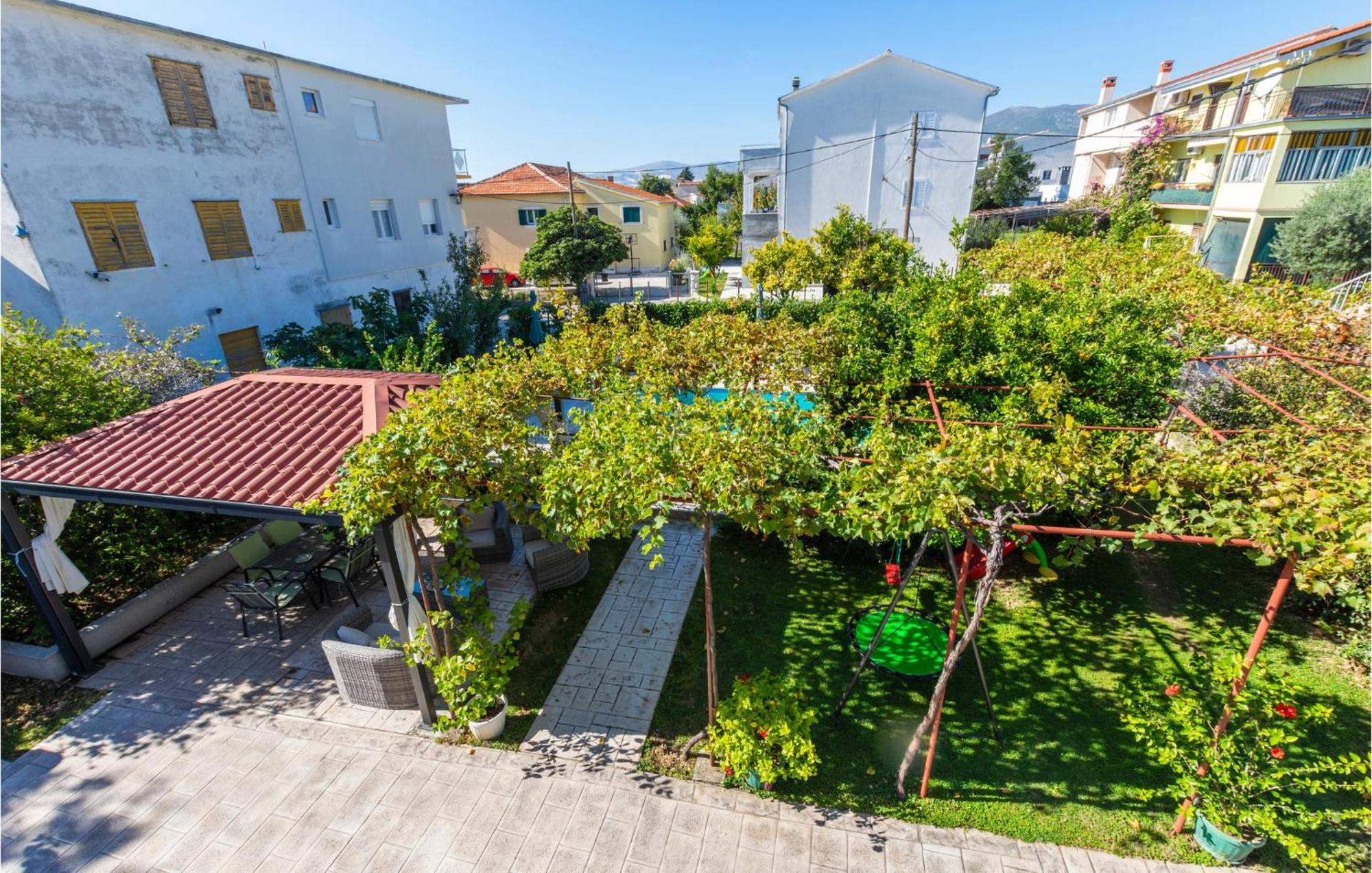Lovely Apartment In Kastel Stari With Kitchen Kastela Exterior photo