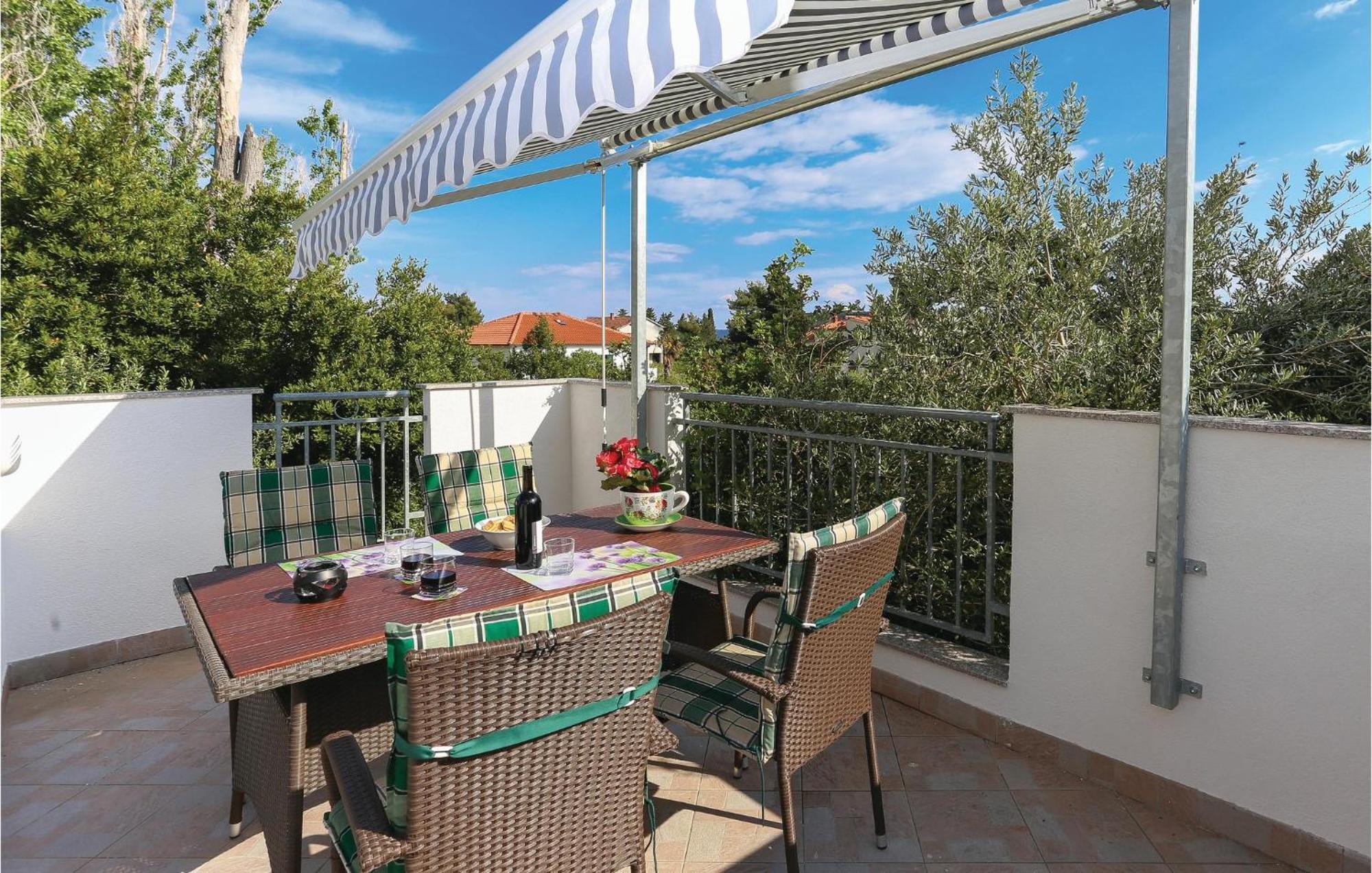 Lovely Apartment In Kastel Stari With Kitchen Kastela Exterior photo